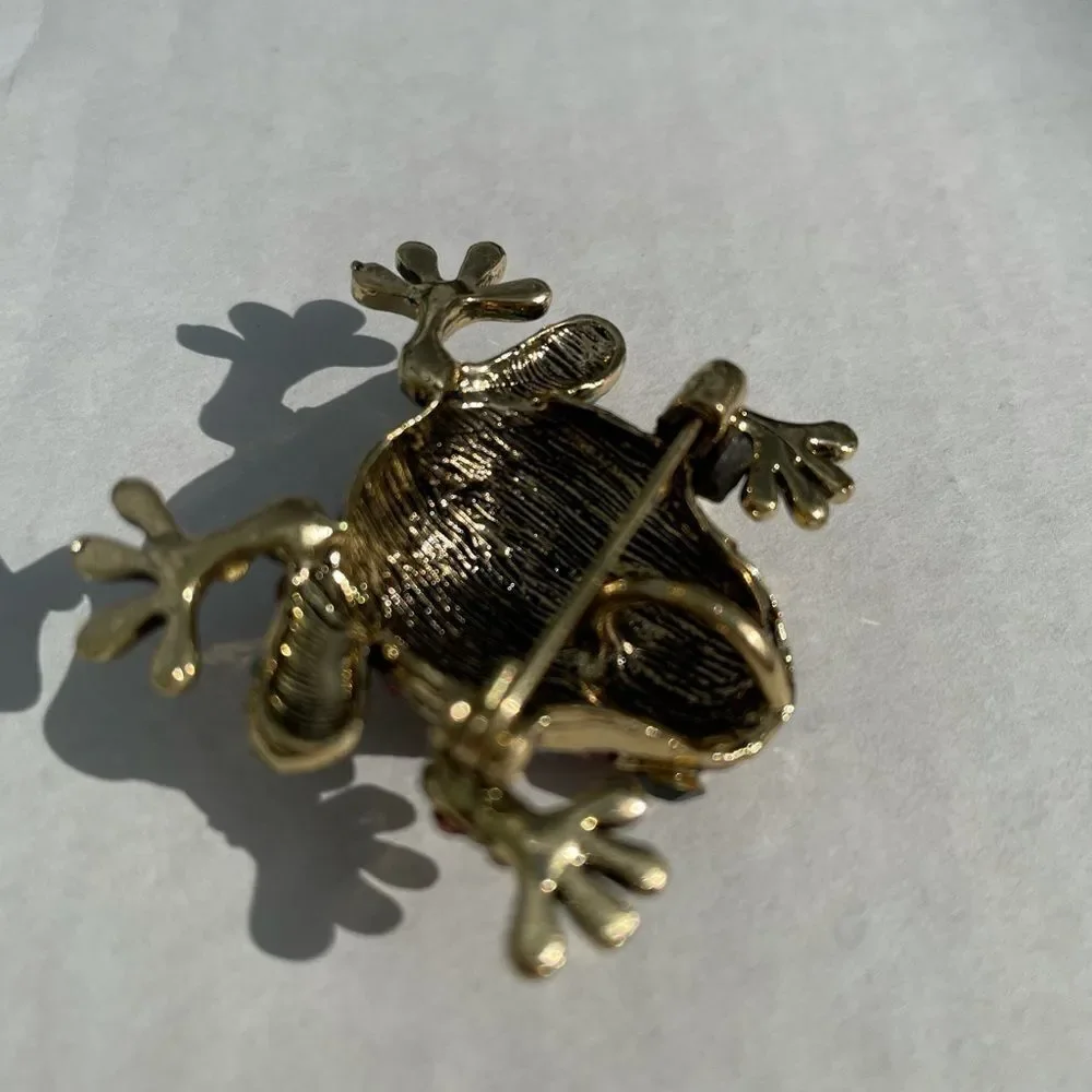 🆕🎄 VIVID RHINESTONE FROG BROOCH‎